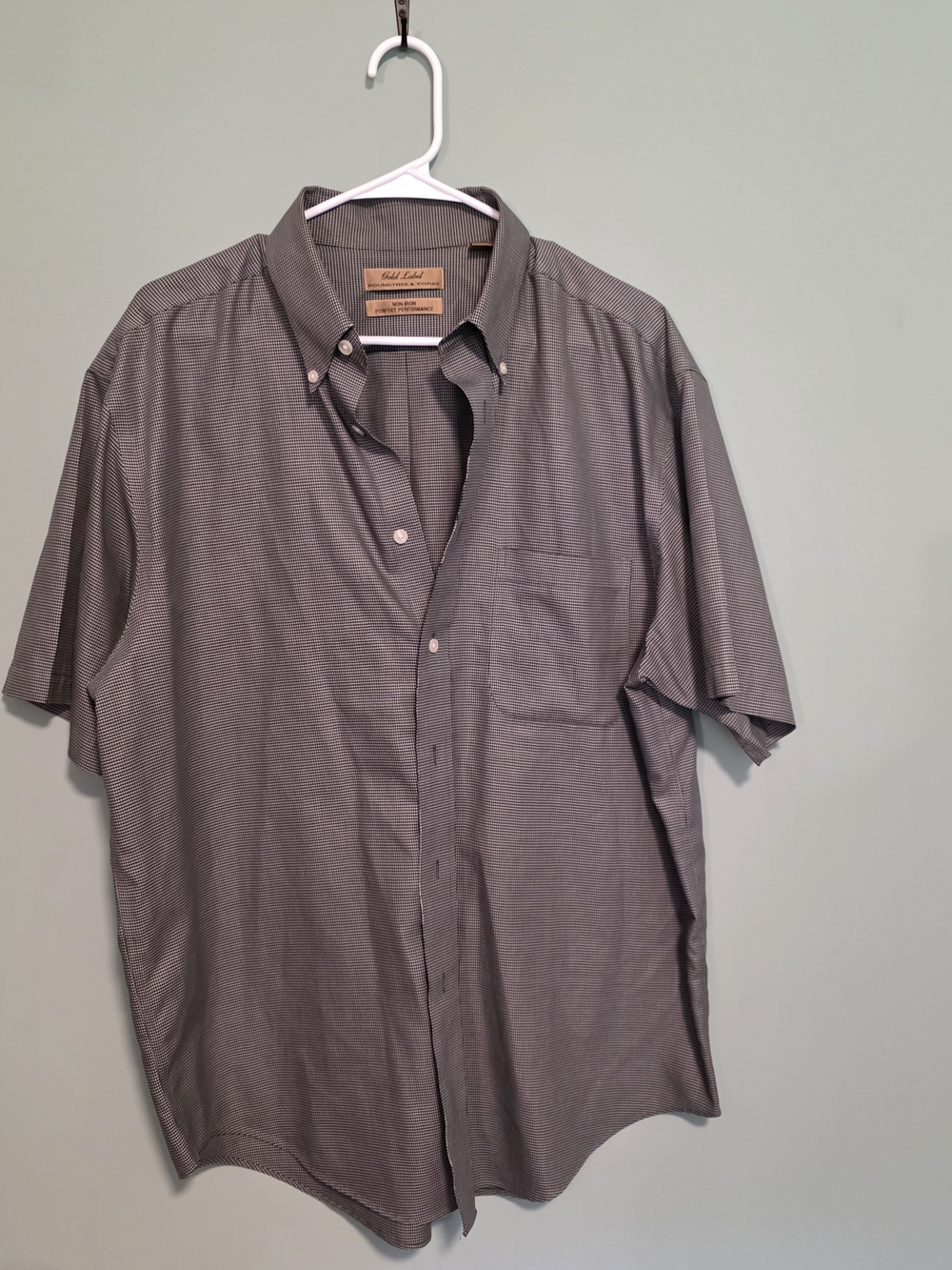 Roundtree & Yorke Men's Short-Sleeve Button-Down Shirt in Gray